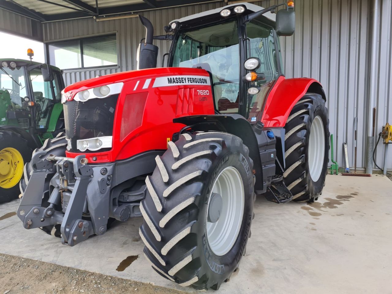 Massey Ferguson 7620 Dyna-6 Tractor €55,000
