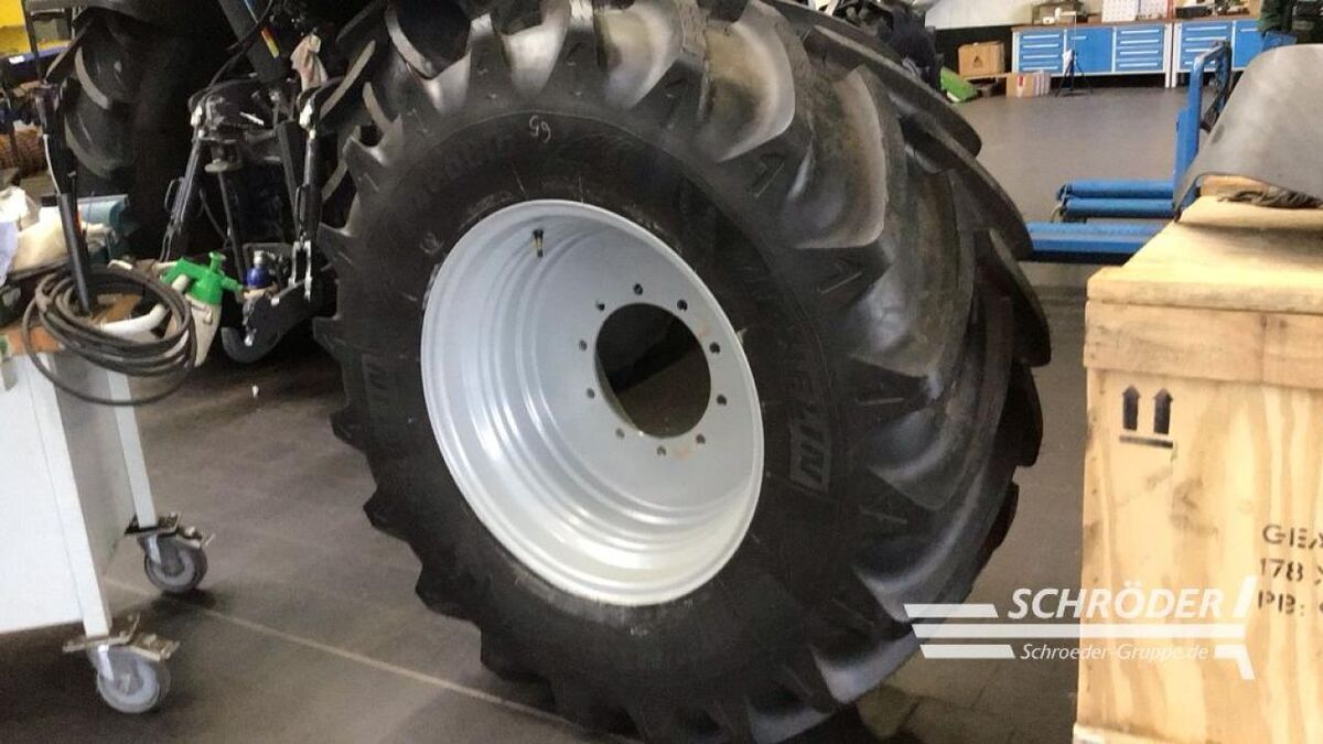 MICHELIN vf600/60 r28 +vf650/60 r42 Wheel and track €11,500