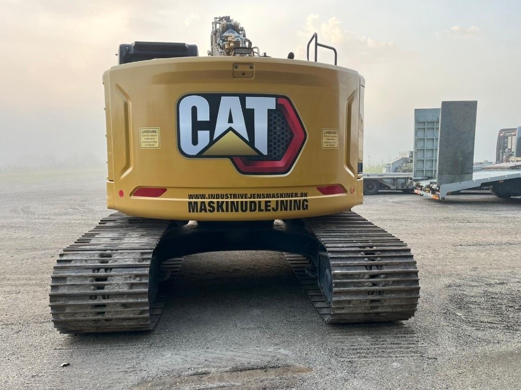Caterpillar 325 Crawler excavator €169,280