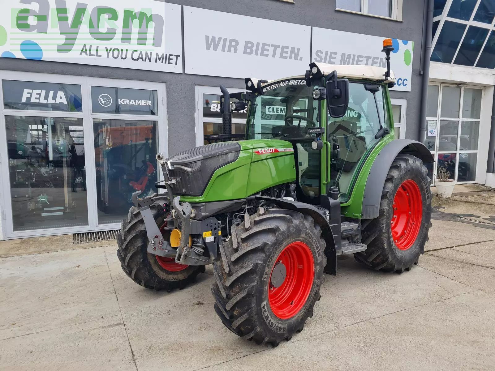 Fendt 211 Vario Трактор 89 000 €