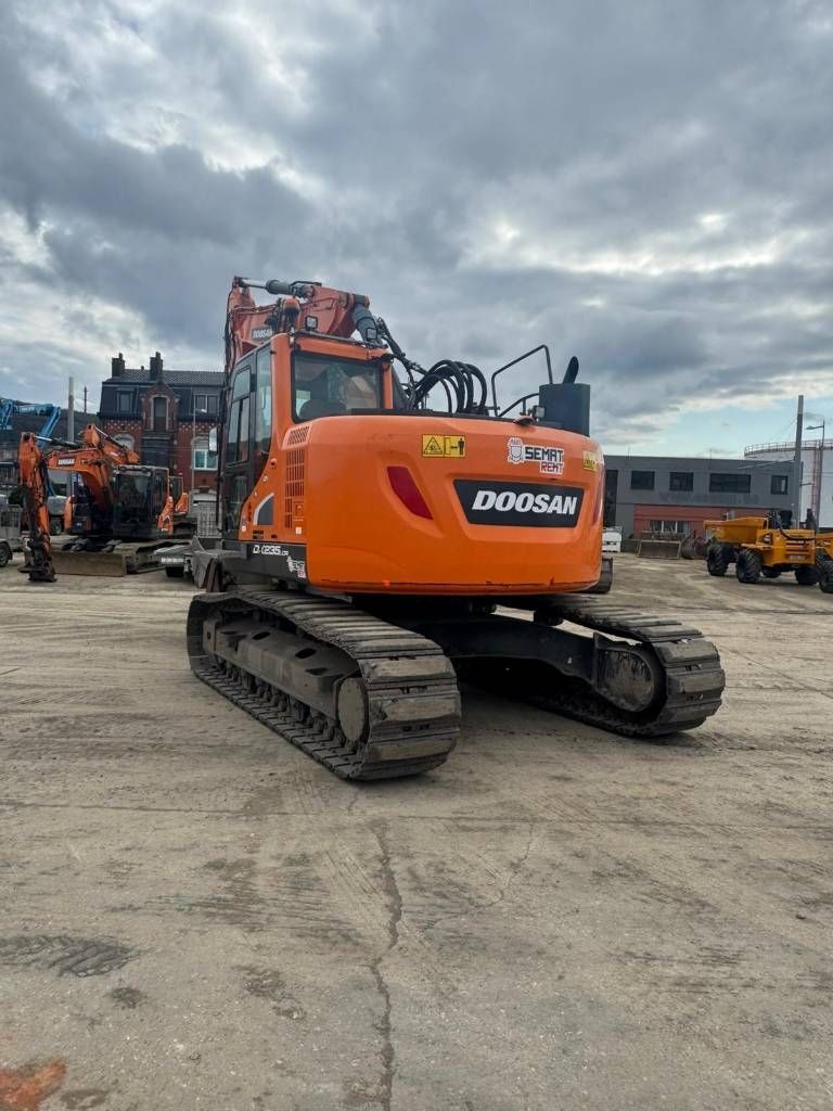 Doosan dx 235 lcr-5 Ερπυστριοφόρος εκσκαφέας 90.000 €