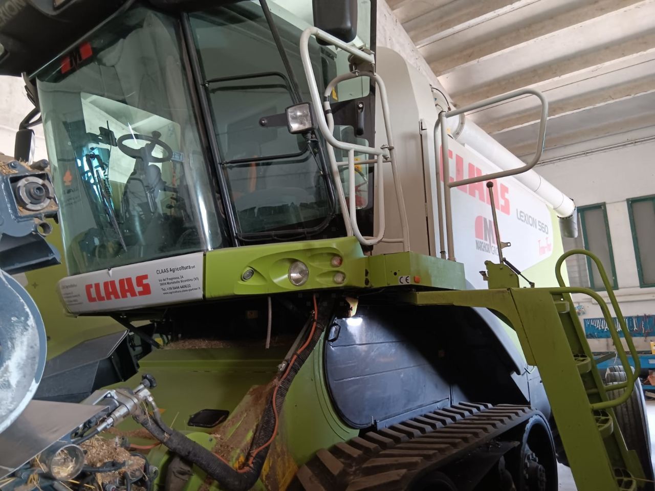 E-FARM: Claas Lexion 560 - Cosechadora - id EH9UJRN - Año: 2004 - Horas: 6229,Italia