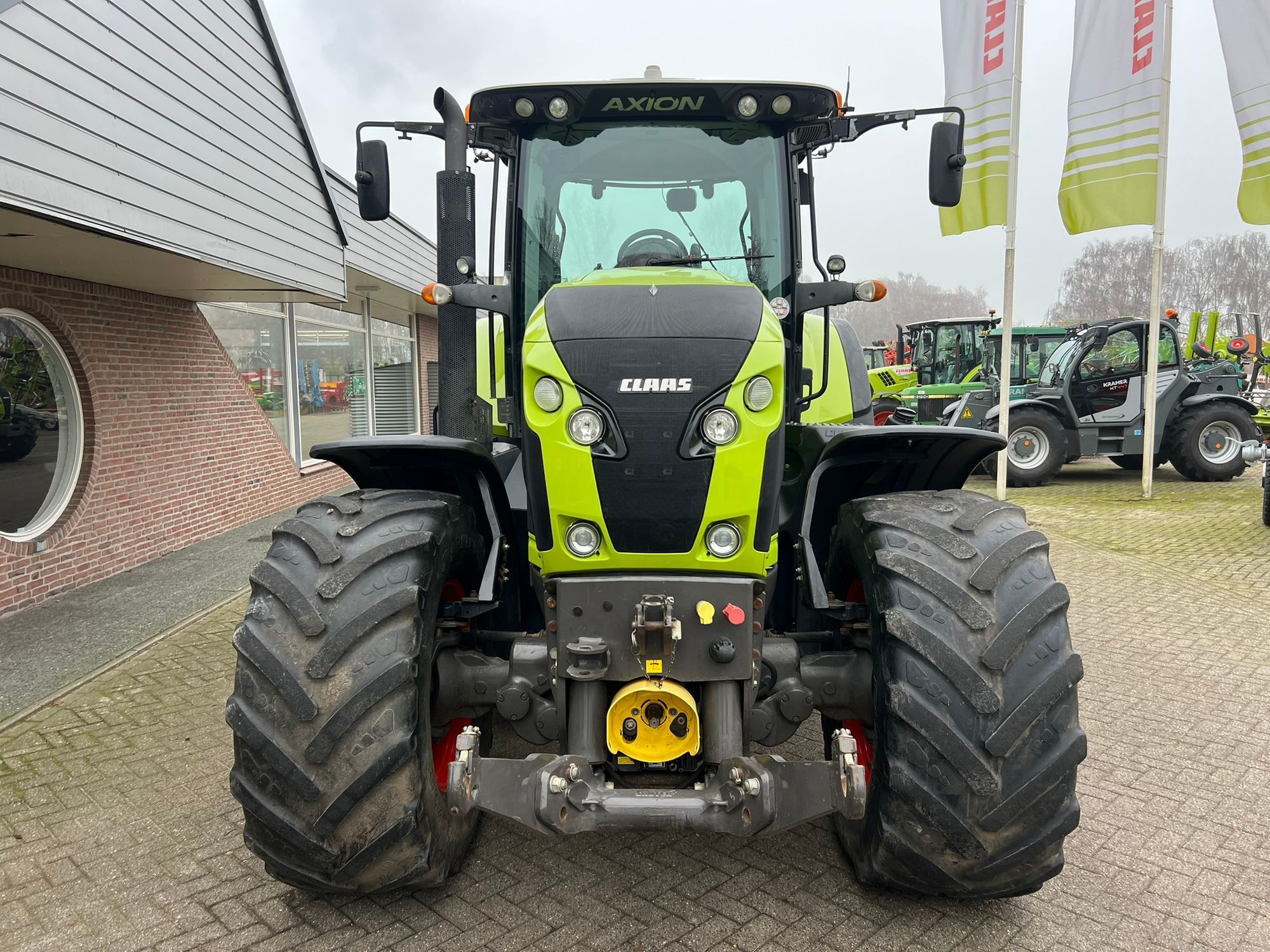Claas Axion 800 Tractor €52,500
