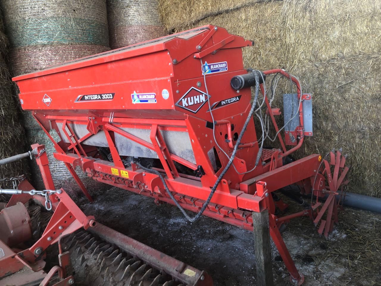 E-FARM: Kuhn integra 3003 - Semoir - id CUDSKSM - 9 000 € - Année: 2018 - France