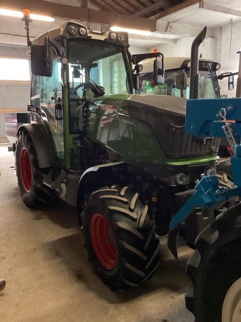 E-FARM: Fendt 209 Vario V - Traktor - id SJFQV1A - 92.000 € - Baujahr: 2024 - Abgelesene Motorstunden: 190,Motorleistung (PS): 90,Frankreich