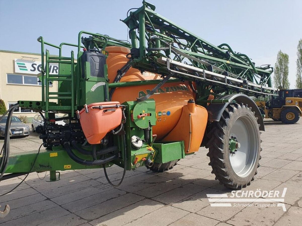 E-FARM: Amazone ux 4200 - 36 meter - Sprayer - id IWPGDLI - €19,985 - Year of construction: 2005 - Germany