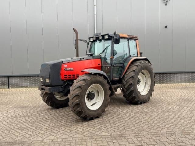 Valtra 8150 Трактор