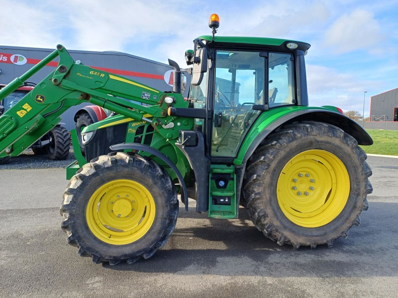 John Deere 6120M Трактор 93 000 €