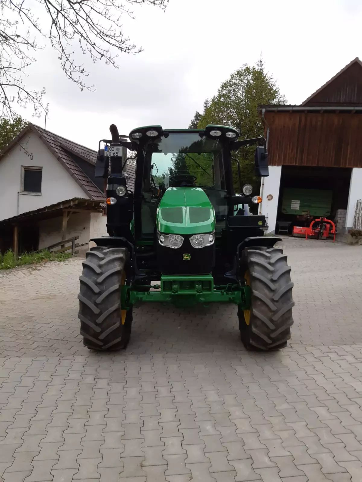 John Deere 6090 M Tractor €66,500