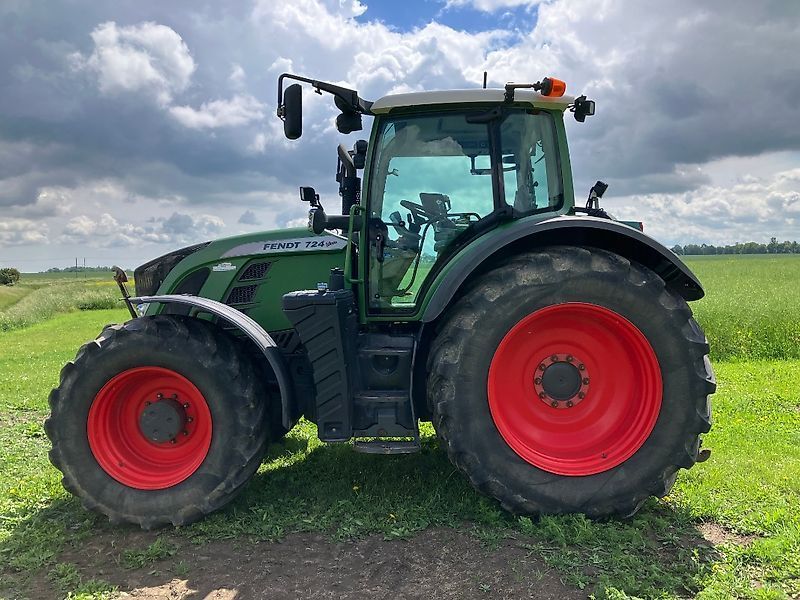 Fendt 724 Vario Trattore 75.900 €