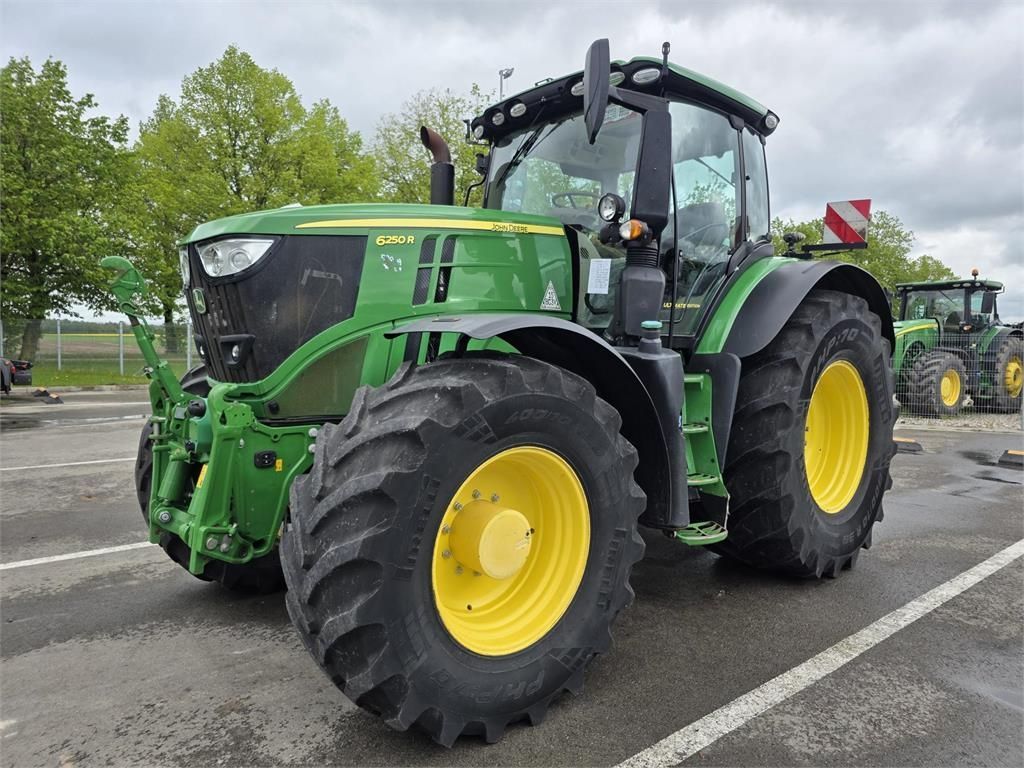 John Deere 6250 R Tractor €115,000