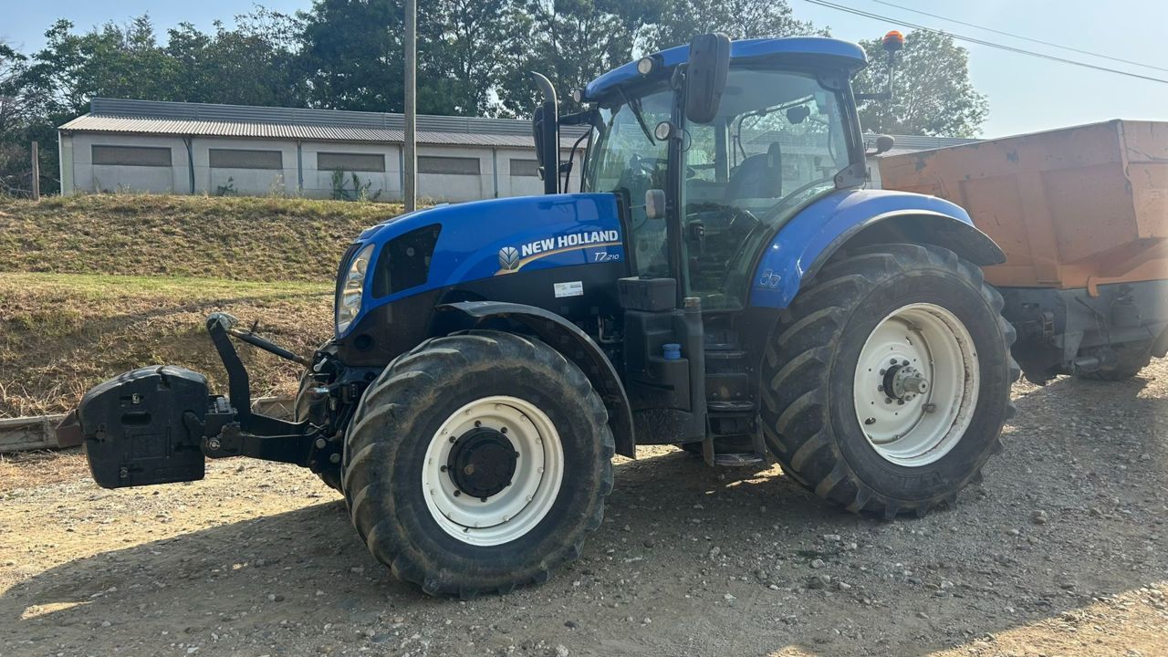 New Holland T7.210 Traktor 42 000 €