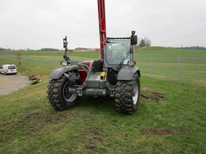 E-FARM: Weidemann t 7042 - Teleskopický nakladač - id GIXGFQF - 98 800 € - Rok výroby: 2022 - Hodiny motoru: 130,Výkon motoru (HP): 136,Německo