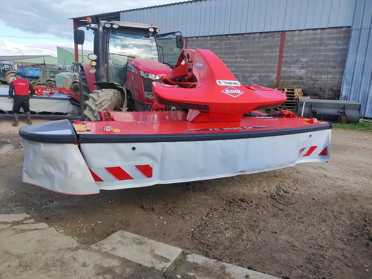 E-FARM: Kuhn FC 3525 DF-FF - Kosiarka - id PPQ1PFZ - 14 000 € - Rok produkcji: 2021 - Francja