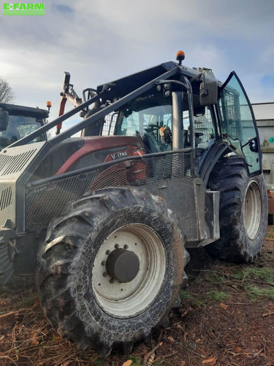 E-FARM: Valtra T234 - Tractor - id 5DRDJTD - €69,000 - Year of construction: 2016 - Engine hours: 8,600,Engine power (HP): 235,France