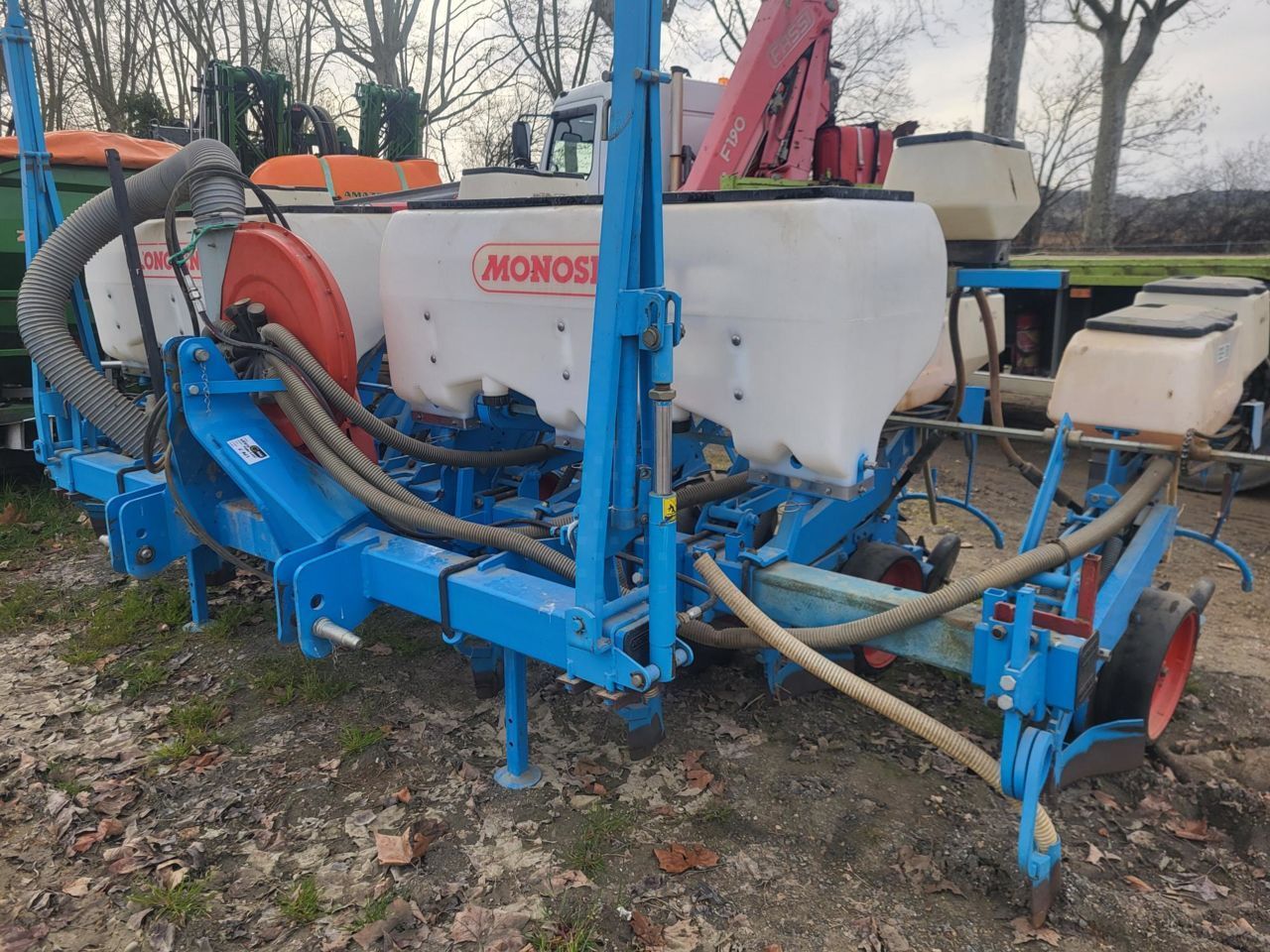 E-FARM: Monosem ng+ - Seminatrice di precisione - id MRDA5VU - 12.600 € - Anno di costruzione: 1999 - Francia