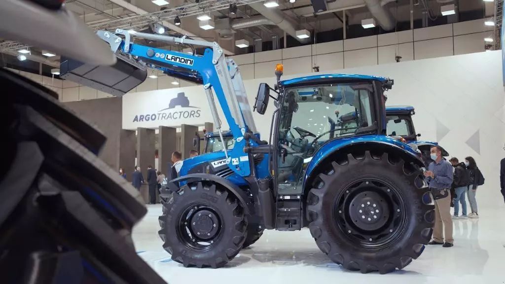 E-FARM: Landini 5-100 Dynamic - Tractor - id TSJUU6N - 64.900 € - Año: 2024 - Horas: 10,Potencia del motor: 95,Francia