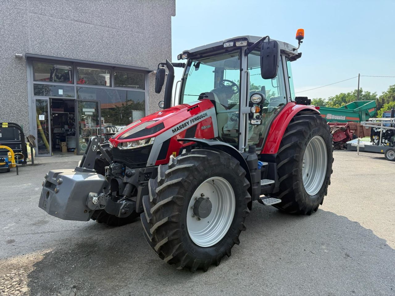 Massey Ferguson 6S.135 Trattore