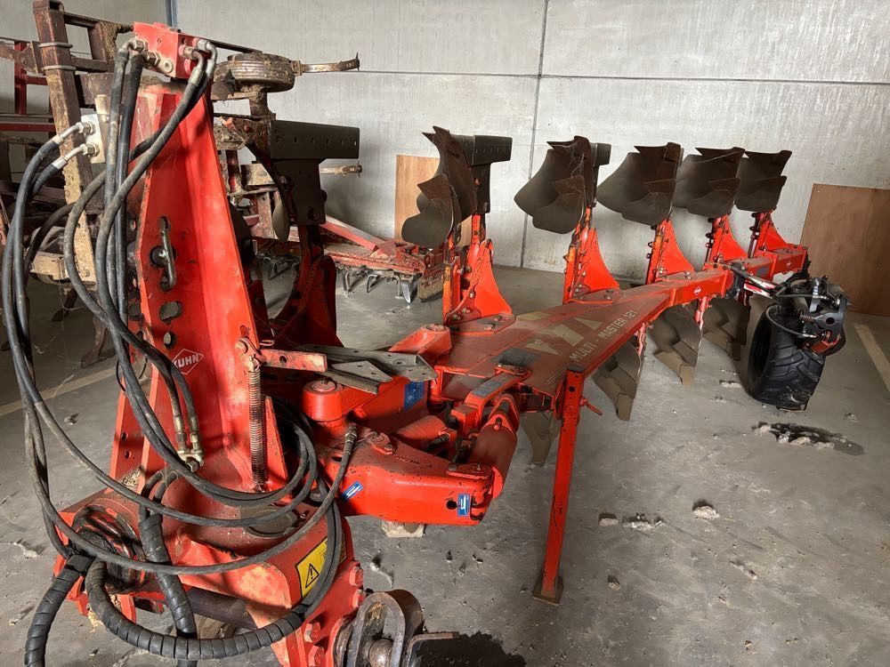 E-FARM: Kuhn mm 121 - Plough - id EKVPBDG - €6,750 - Year of construction: 2005 - France