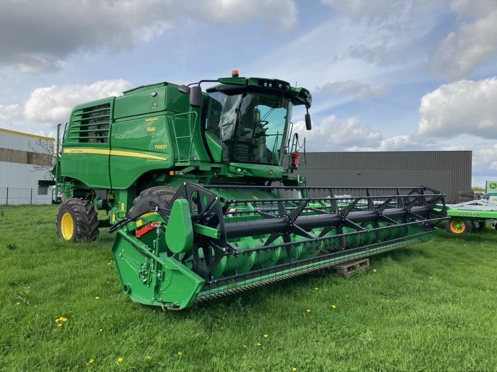 E-FARM: John Deere T 660 HM - Combine harvester - id ZMILTRF - €325,000 - Year of construction: 2022 - France