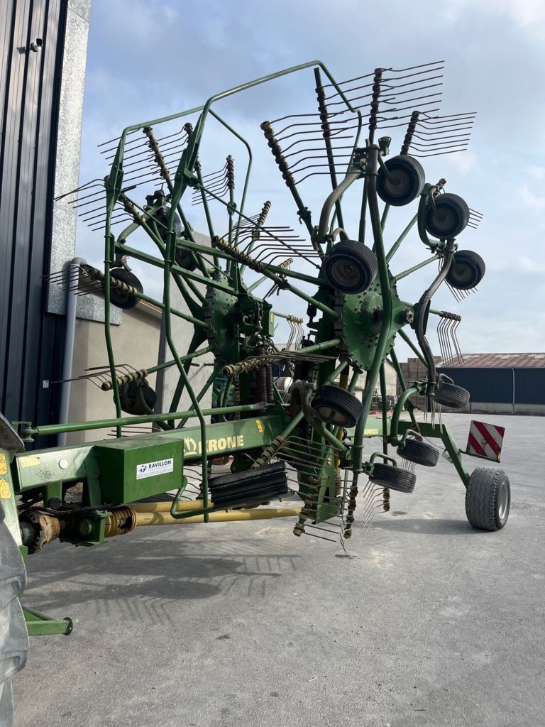 E-FARM: Krone tc 1000 - Karuzelowy przetrząsacz do siana - id P5XGUY9 - 12 000 € - Rok produkcji: 2011 - Francja