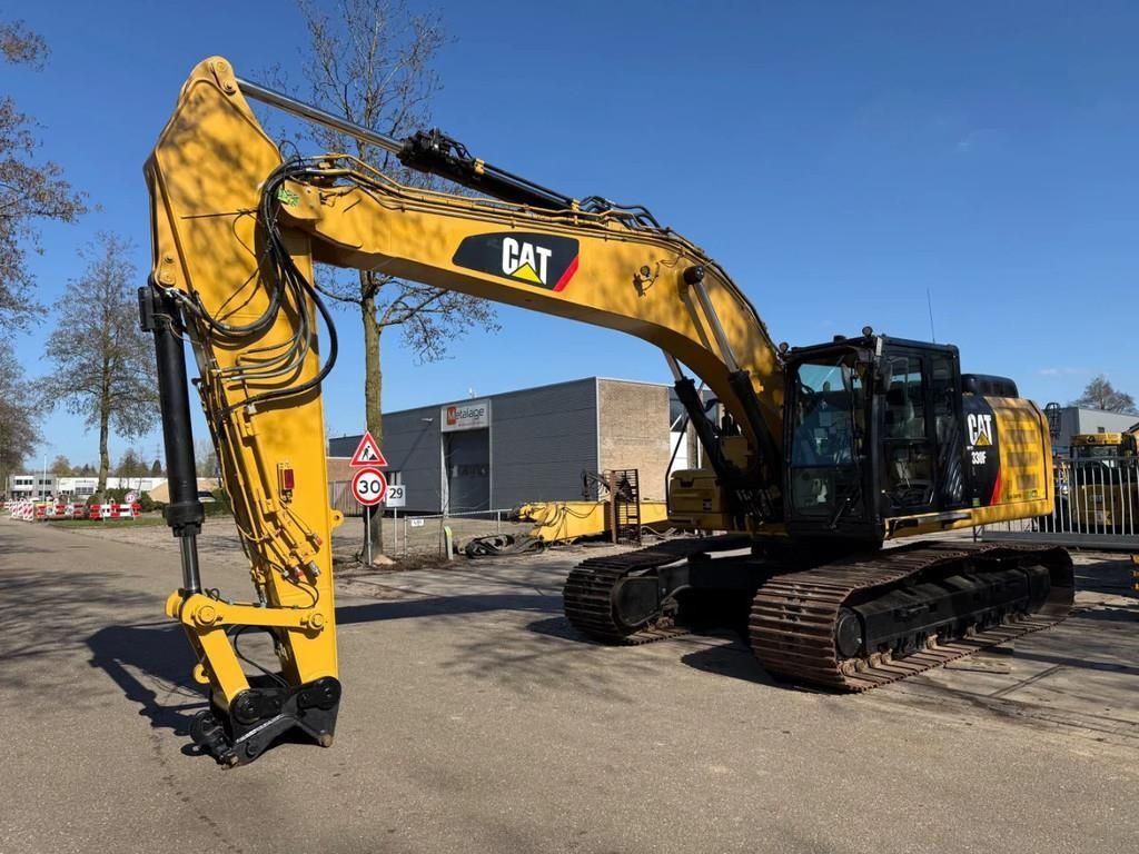 Caterpillar 330f Pelleteuse sur chenilles 160 000 €