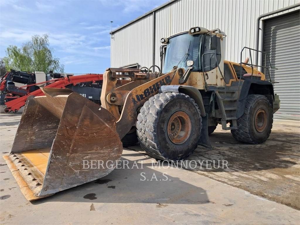 E-FARM: Liebherr l580 - Chargeuse sur pneus - id 2PBZJI3 - 35 000 € - Année: 2003 - Lecture du nombre d'heure: 22 100,France