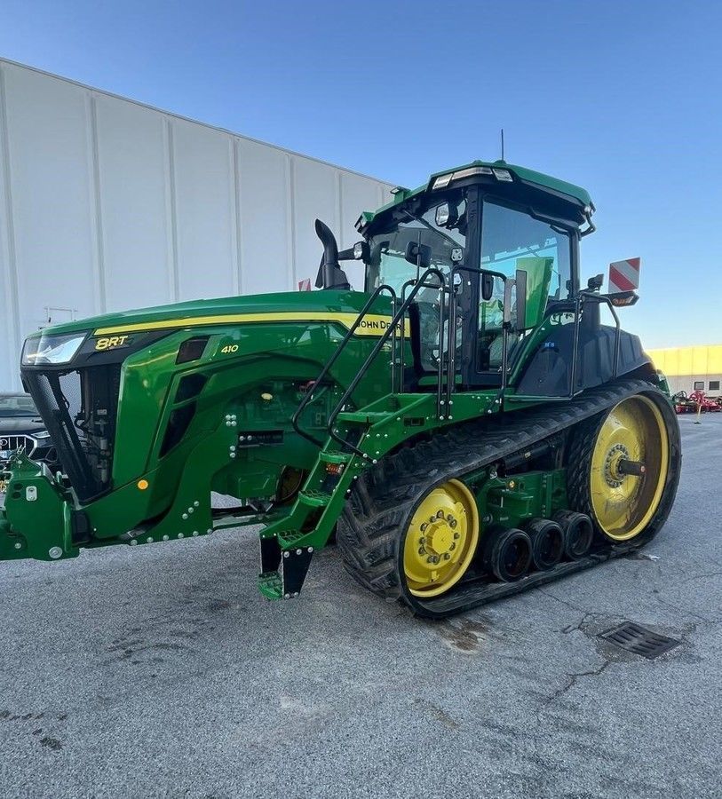E-FARM: John Deere 8RT 410 - Tracteur - id ABEY9DD - 340 000 € - Année: 2024 - Puissance du moteur (chevaux): 443,Italie