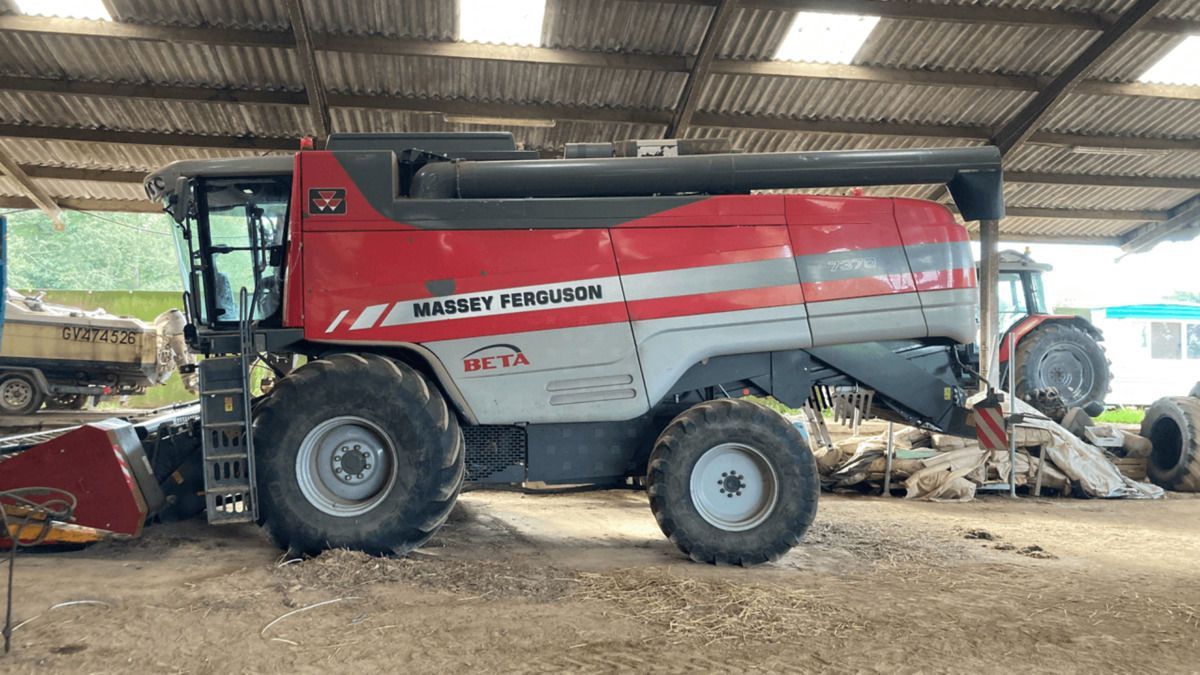 E-FARM: Massey Ferguson Beta 7370 - Combine harvester - id NBYZEUZ - €55,000 - Year of construction: 2012 - Engine hours: 4,100,France