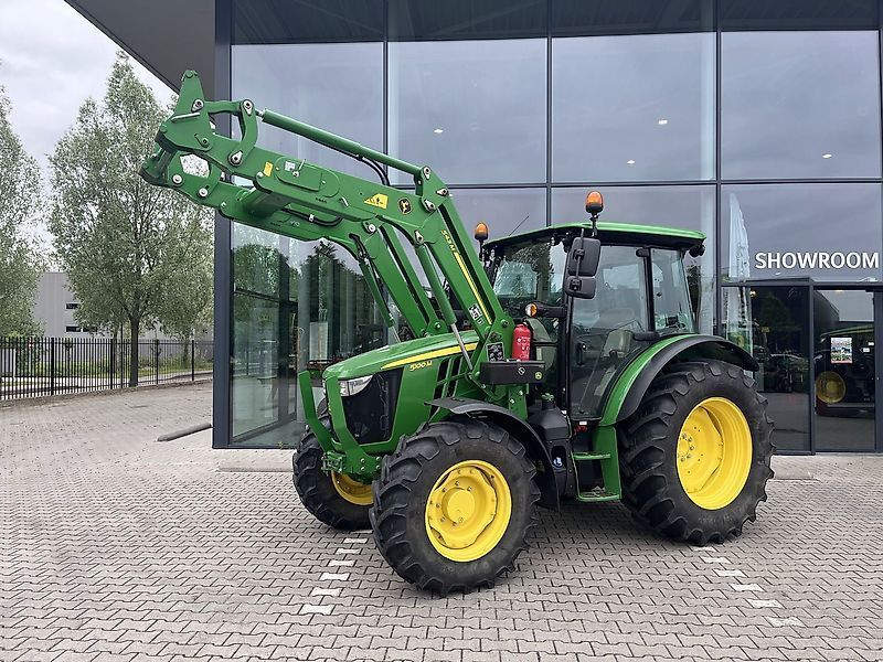 John Deere 5100 M Trattore
