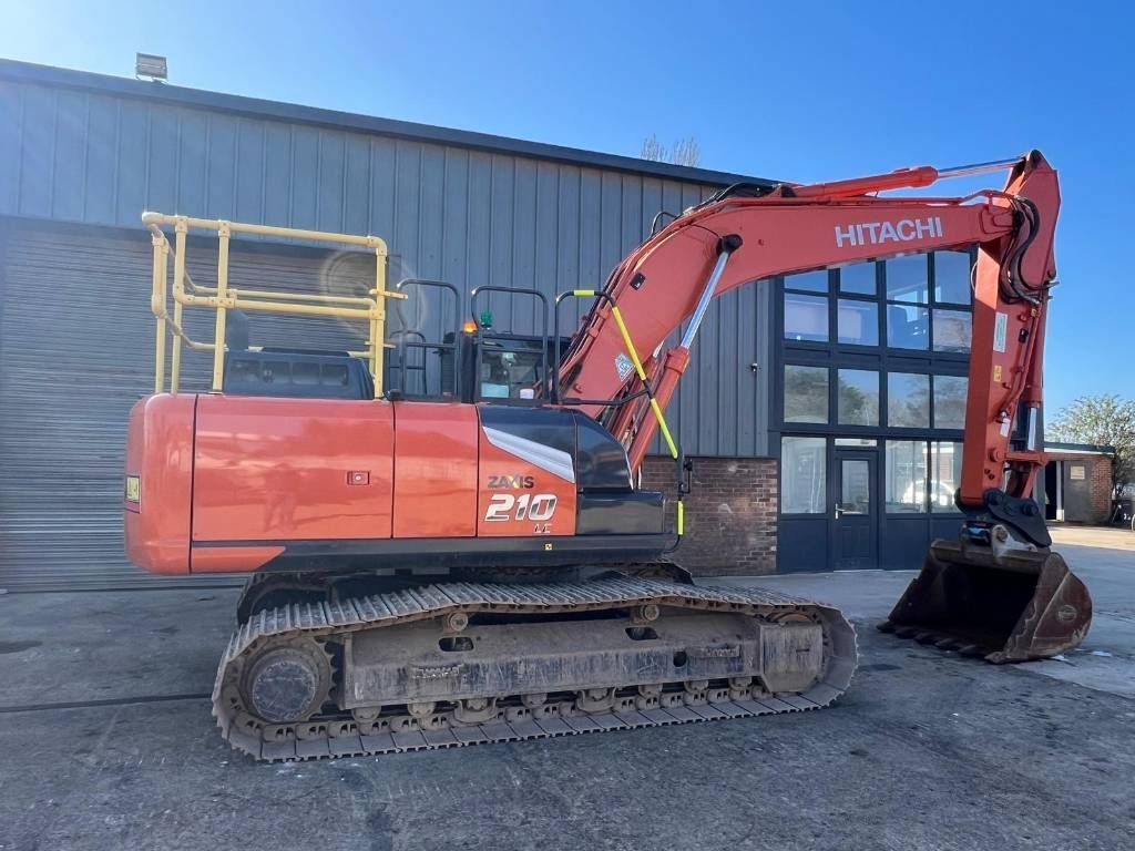 Hitachi zx 210 lc-7 Koparka gąsienicowa 98 255 €