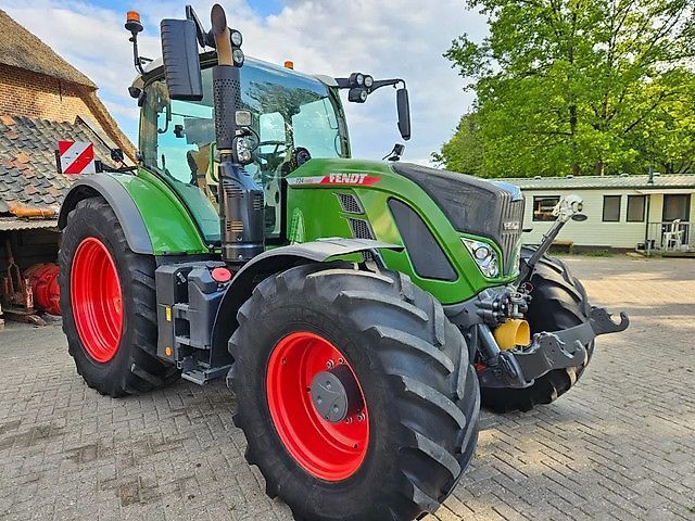 E-FARM: Fendt 724 Vario - Τρακτέρ - id ZS7FEAP - 124.500 € - Χρονία: 2021 - Μετρητής ωρών: 6.000,Ολλανδία