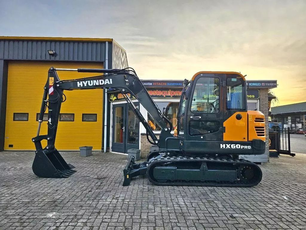 HYUNDAI hx60pro Mini excavator €29,950