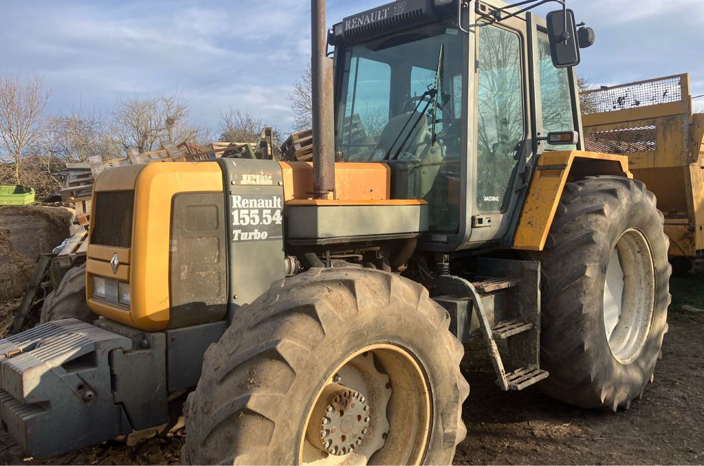 E-FARM: Renault 155-54 TZ - Tracteur - id CS9FD8V - Année: 1996 - Lecture du nombre d'heure: 8 500,Puissance du moteur (chevaux): 145,France