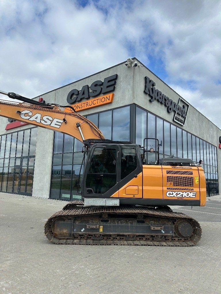 Case IH Puma 210 Crawler excavator