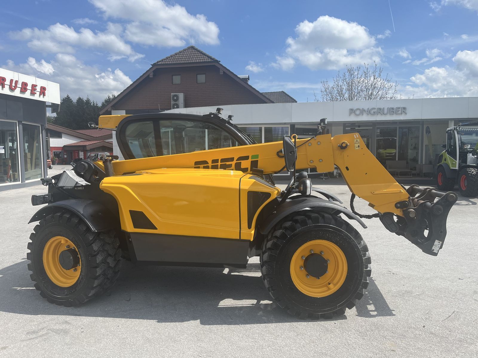 E-FARM: Dieci agri farmer 32.6 - Teleskopický nakladač - id 9JMINVJ - 48 000 € - Rok výroby: 2019 - Hodiny motoru: 2 030,Výkon motoru (HP): 99,Rakousko