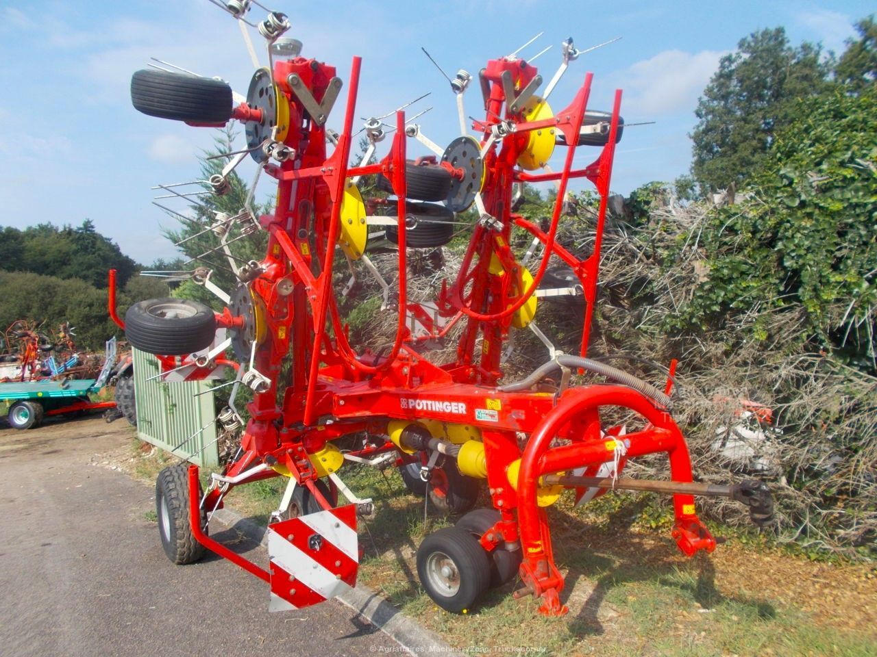 Pöttinger Hit 910 NZ Tedder 9 000 €