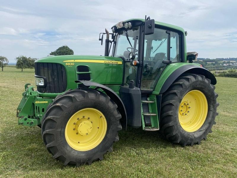 John Deere 6830 Premium tractor 52 511 €