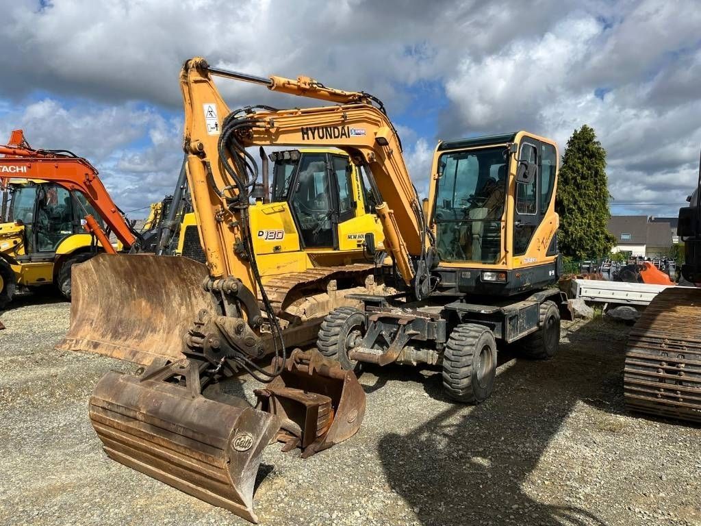 HYUNDAI r55w-9 Excavadora de ruedas 29.900 €