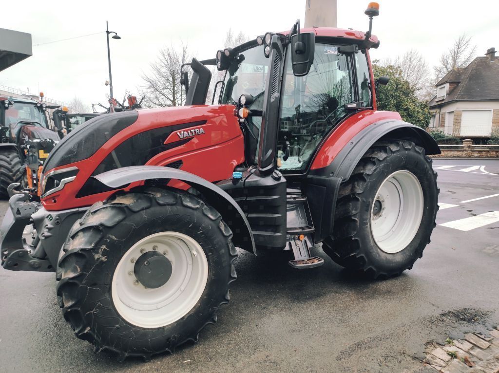 Valtra T 175 EH Tractor €88,500