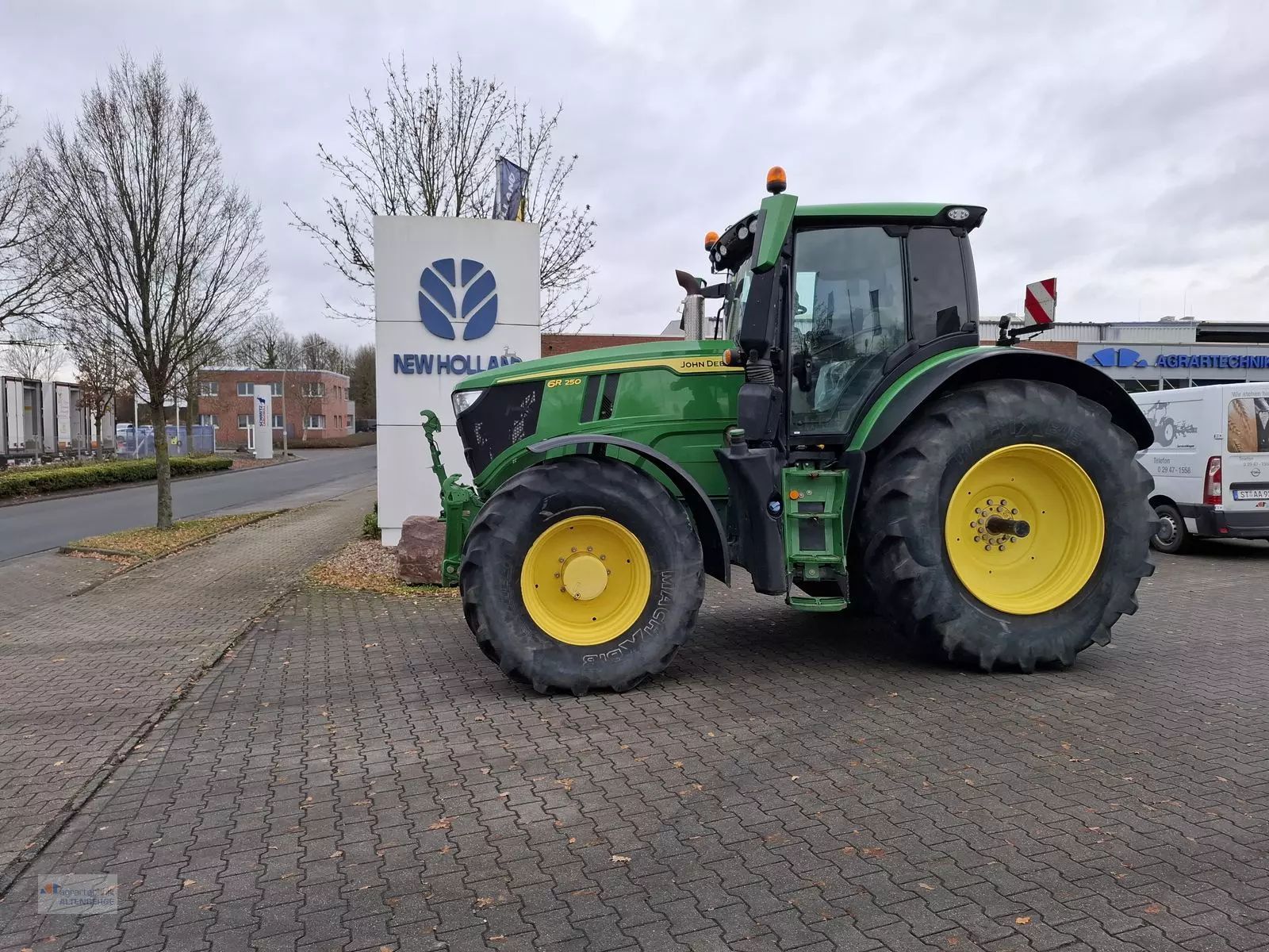 John Deere 6R 250 Tractor €120,588