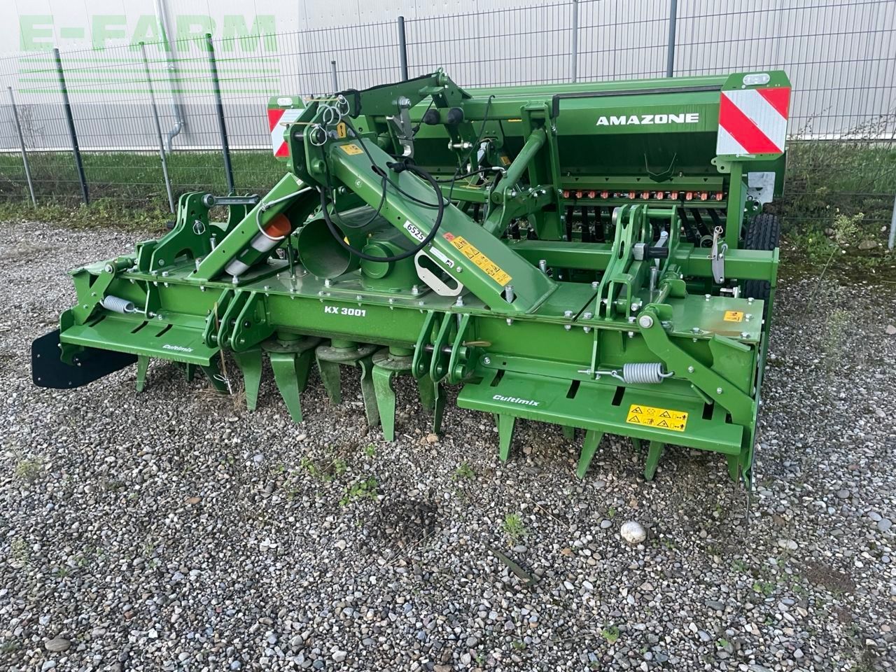 E-FARM: Amazone D9-3000 SUPER 25 - Semoir - id DNLUPRZ - Année: 2024 - France