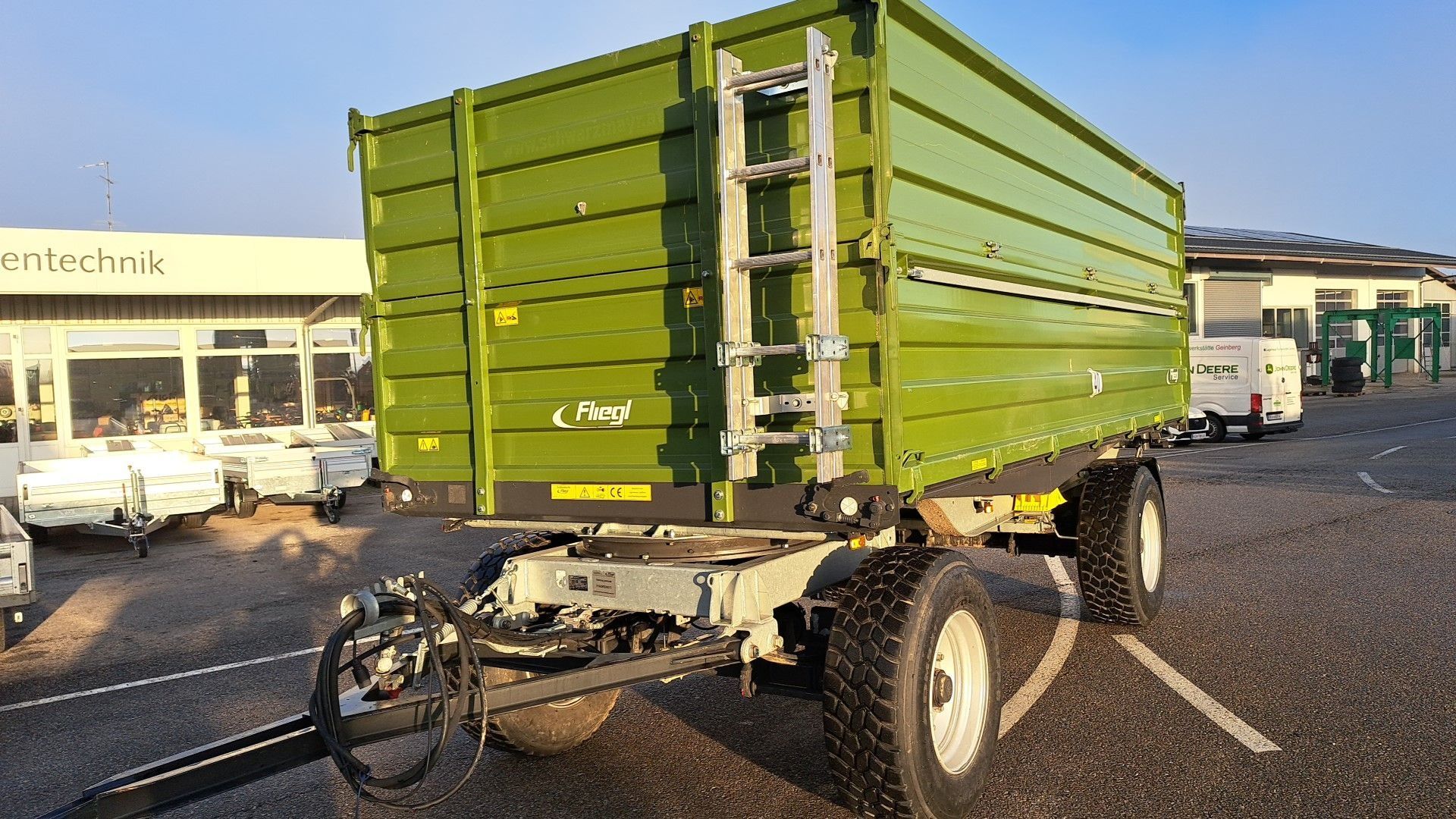 Fliegl Zweiachs Dreiseitenkipper Ремарке 22 566 €