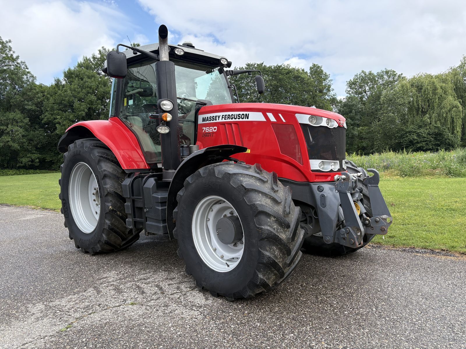 Massey Ferguson 7620 Dyna-VT Tractor €75,000
