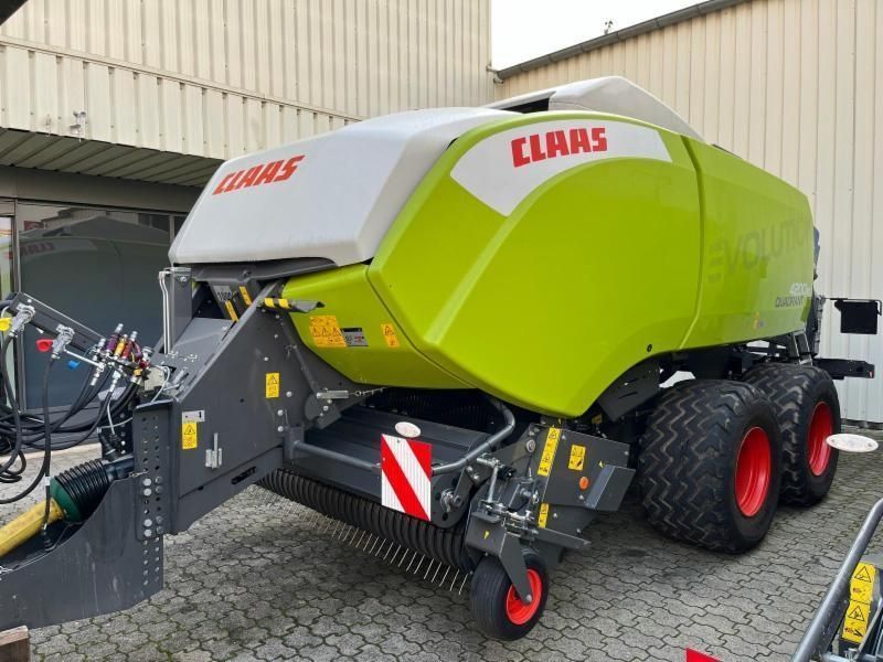 Claas Quadrant 4200 RC Empacadora