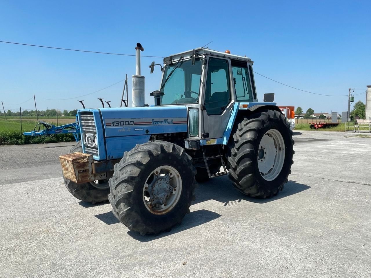 E-FARM: Landini 13000 - Traktor - id JRW4WAA - 15 000 EUR - Gyártási év: 1994 - Üzemóra (motor): 7580,Motor teljesítménye (LE): 130,Olaszország