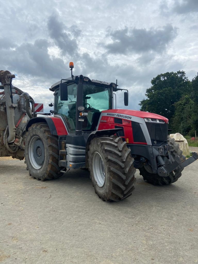 Massey Ferguson 8S.305 Exclusive Traktor 159.000 €