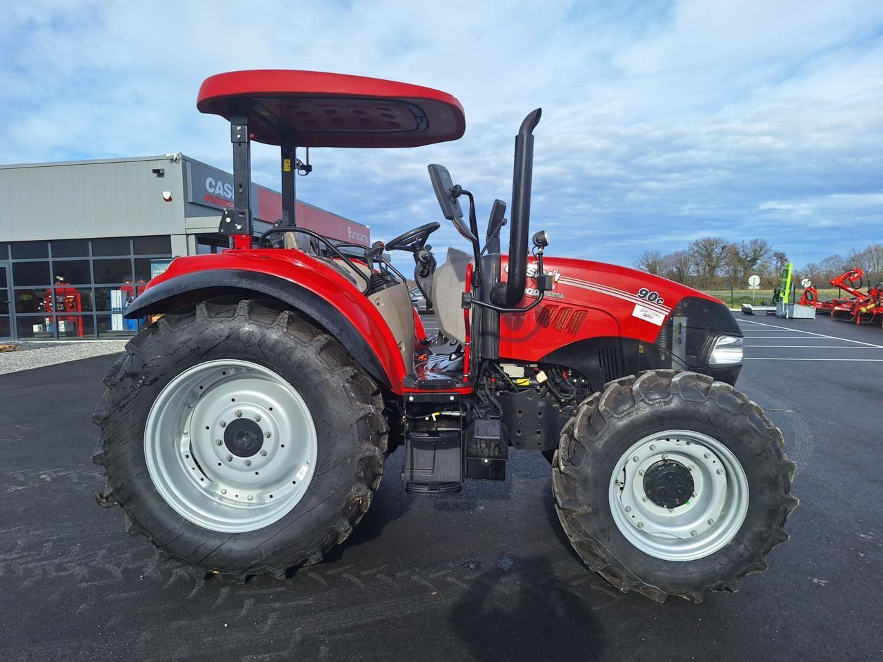 E-FARM: Case IH Farmall 90 - Tractor - id MMGNY9P - €46,000 - Year of construction: 2023 - Engine hours: 305,Engine power (HP): 90,France