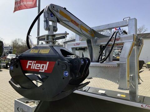 E-FARM: Fliegl hydr. rückezange combi rz 185 - Attachment - id 2CPSXYR - €2,299 - Year of construction: 2024 - Germany