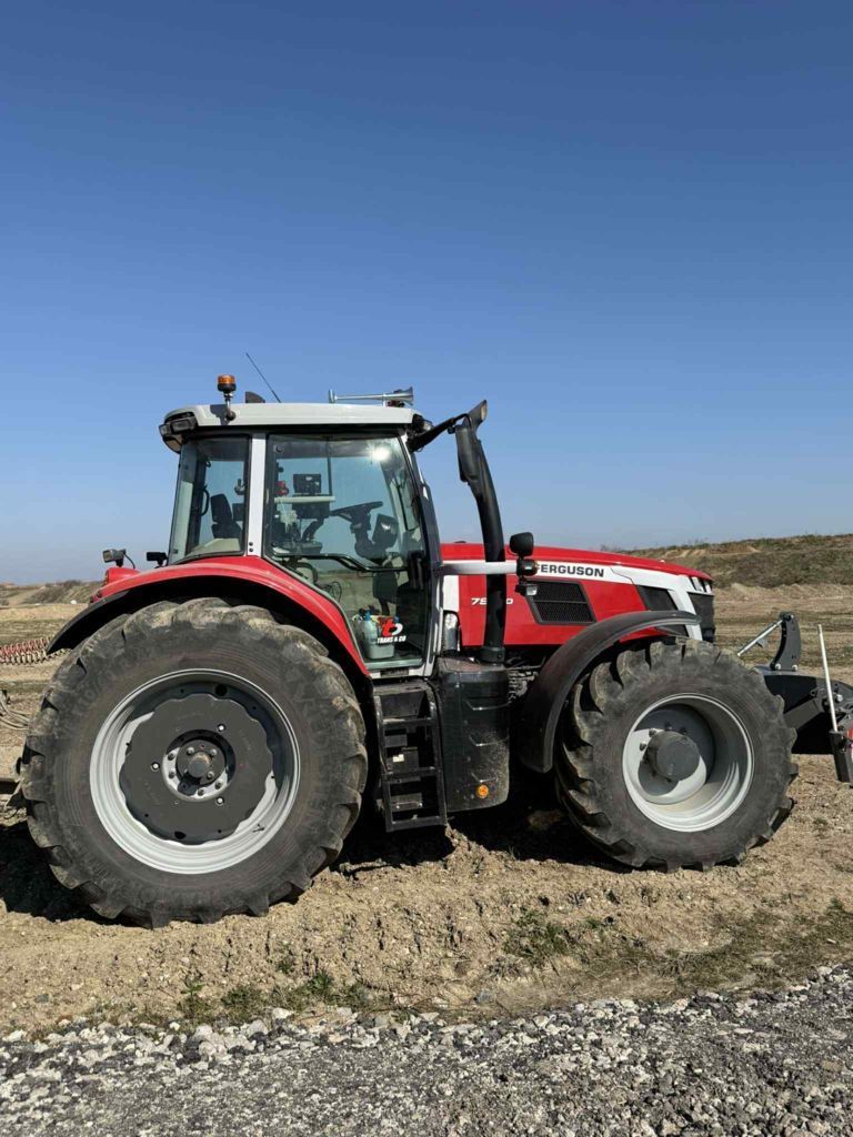 E-FARM: Massey Ferguson 7S.210 - Tractor - id Z4MXCKD - €139,000 - Year of construction: 2024 - Engine hours: 1,500,Engine power (HP): 210,France